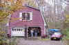 garage.jpg (58590 bytes)