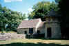 englishhouse.jpg (39194 bytes)