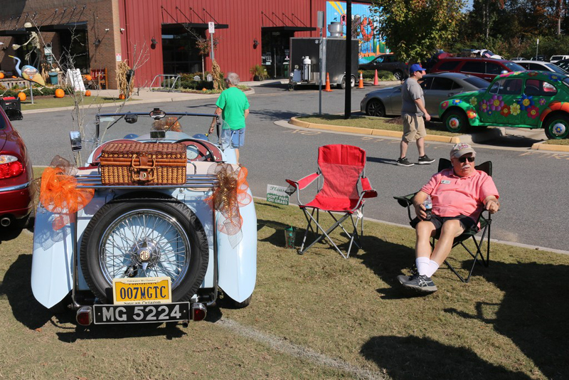 mini-truckntreat23_06