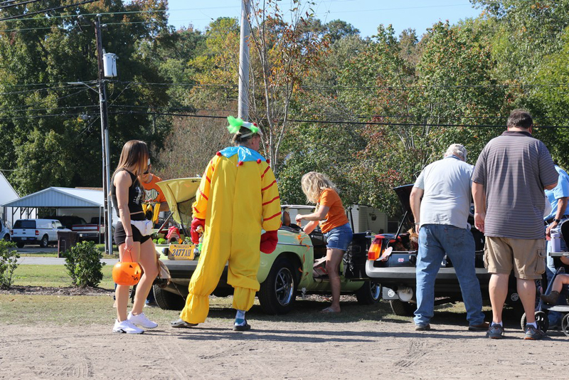 mini-truckntreat23_16