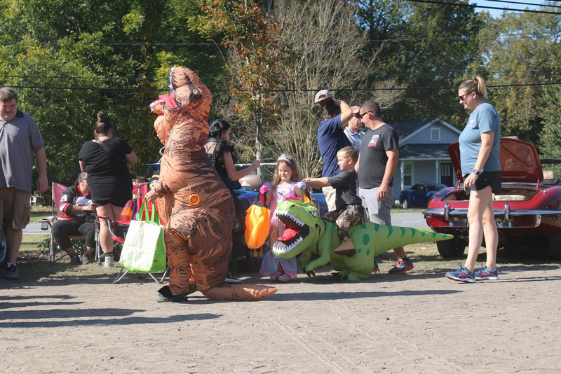 mini-truckntreat23_24